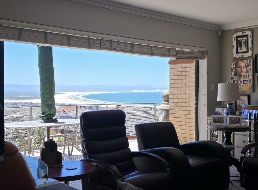 3 Bedroom Property for Sale in Wavecrest Eastern Cape